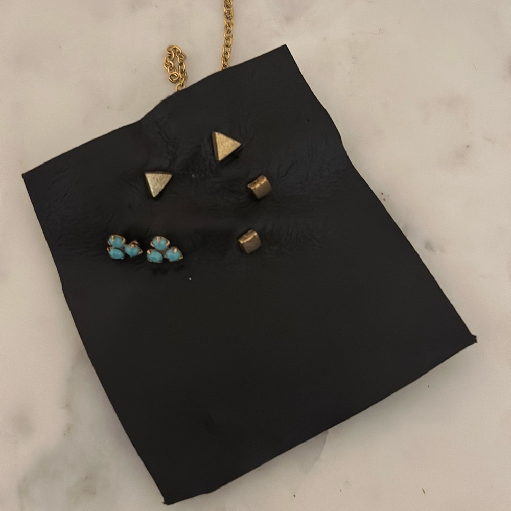 Free people earrings set